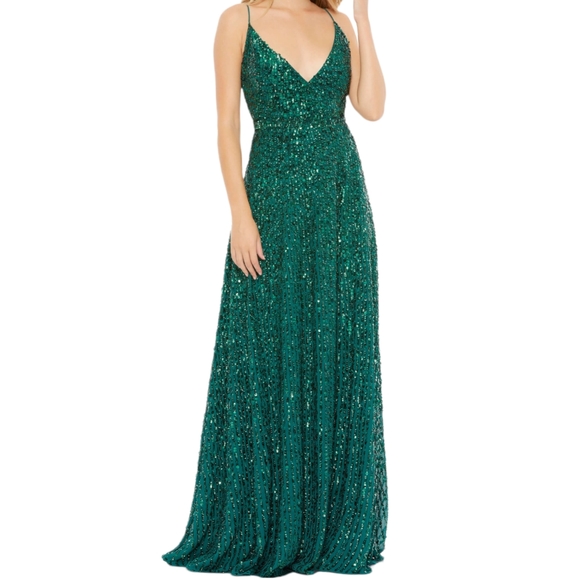 Mac Duggal Emerald Green Sequined Plunging Surplice Evening Gown Size 8 - Picture 2 of 14